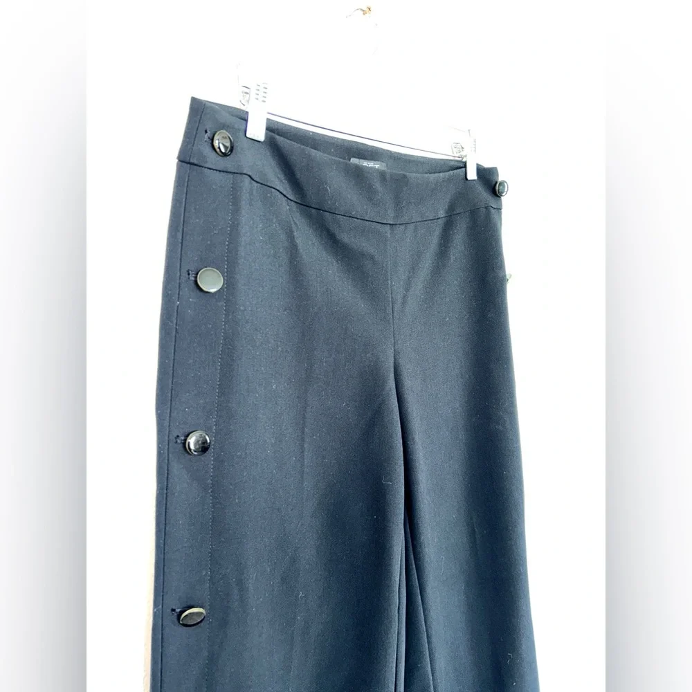 LOFT Woman’s‎ Pants Black Wide Leg Cropped Side Buttons Size 4 - Picture 3 of 16